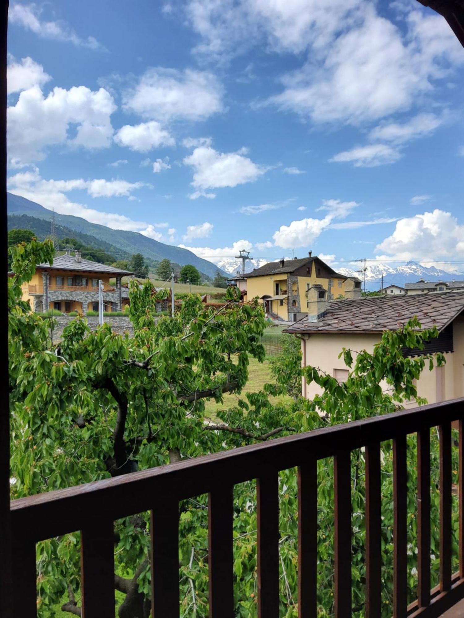 Aparthotel La Vigne De Papagran Charvensod Exterior foto