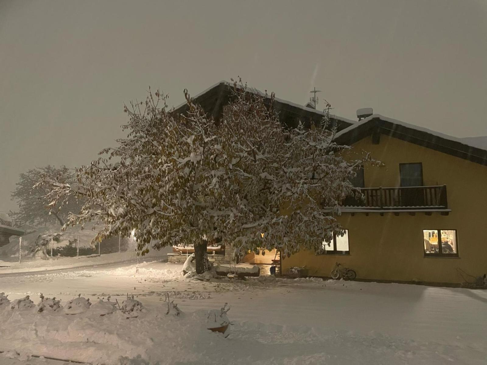 Aparthotel La Vigne De Papagran Charvensod Exterior foto